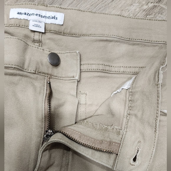 Stretchy Khaki Denim Jeans - Amazon Essentials - Picture 3 of 6